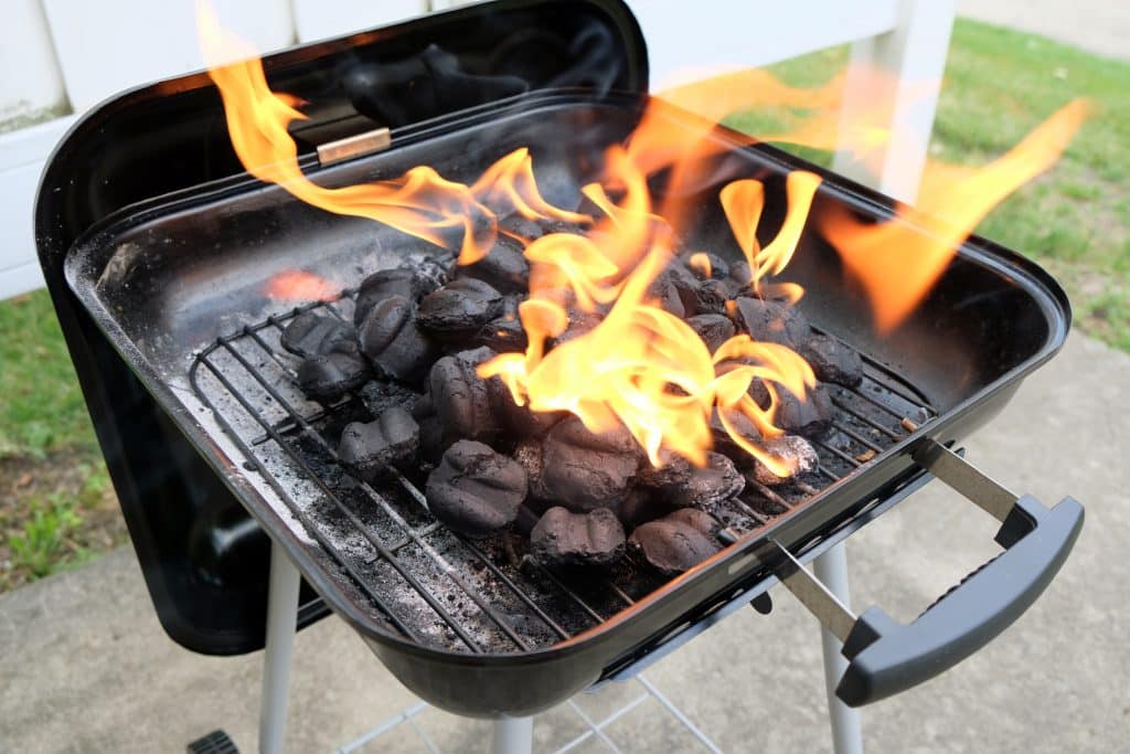 principaux avantages barbecue au charbon de bois