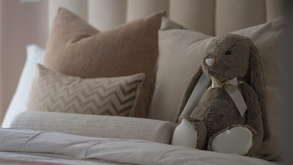 Pour la décoration de chambre de votre enfant, privilégiez des peluches de qualité