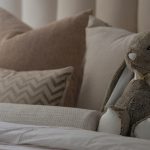 Pour la décoration de chambre de votre enfant, privilégiez des peluches de qualité