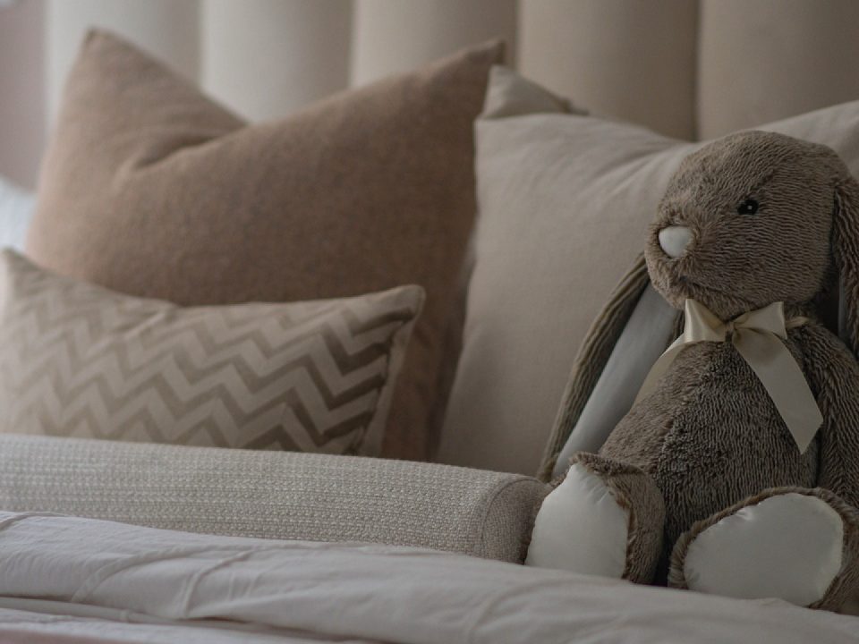 Pour la décoration de chambre de votre enfant, privilégiez des peluches de qualité