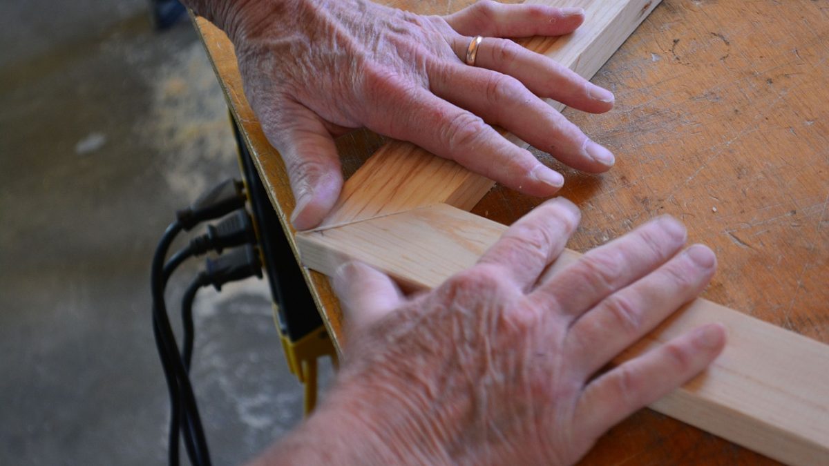 Comment choisir des artisans menuisiers à Caen pour vos projets