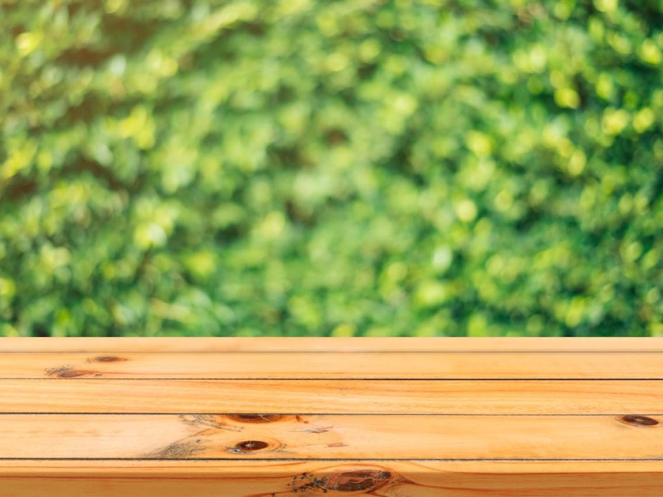 Une table de jardin extensible pour votre extérieur